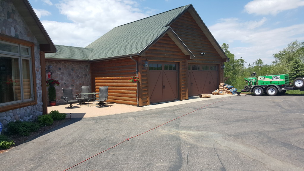 log home in Elroy